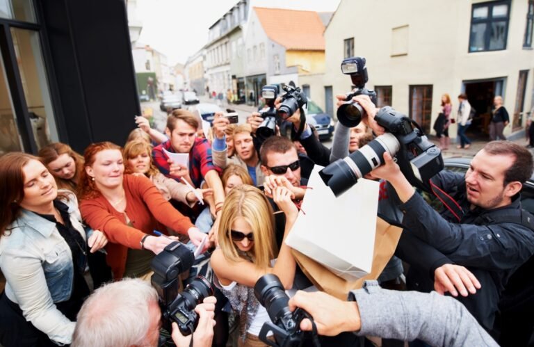 Quel est le parcours d’Adriana Karembeu, icône de mode et d’engagement ? Adriana Karembeu